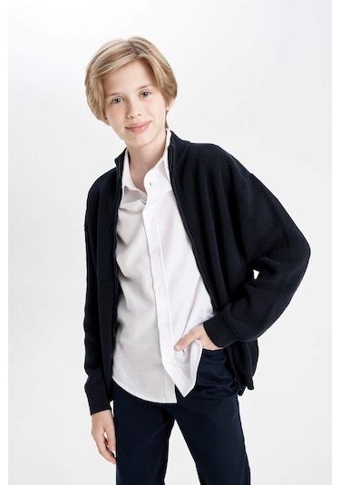 DeFacto Erkek Çocuk Dik Yaka Fitilli Fermuarlı Lacivert Basic Düz Triko Okul Hırkası X5975A624AUNV253 DeFacto Erkek Çocuk Dik Yaka Fitilli Fermuarlı Lacivert Basic Düz Triko Okul Hırkası X5975A624AUNV253
