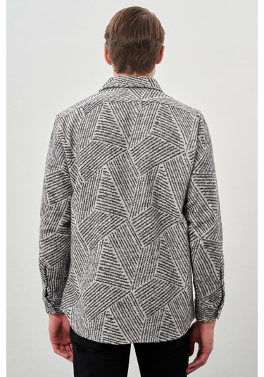 Siyah Uzun Kol Kendinden Desenli Gabardin Sert Yaka Kapaklı Cep Pamuklu Classic Comfort Fit Gömlek 1004245167 Siyah