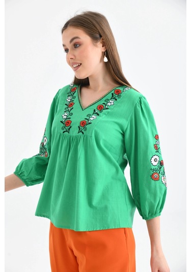 Kadın V Yaka Nakış Detay Salaş Yazlık Dokuma Bluz Yeşil