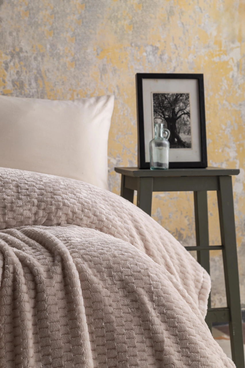 Çift Kişilik Trusty Ekru Jakar Desen Battaniye 200x220 Cm Ekru