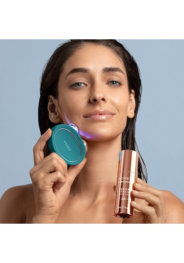 Foreo Bear 2 Akıllı Microcurrent Yüz Sıkılaştırma Cihazı, Evergreen