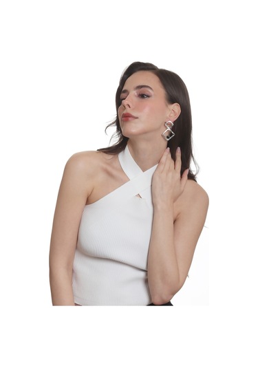 Labalaba Kadın Lak Gümüş Renk Doğaltaşlı Çivili Model Geometrik Formlu El Yapımı Küpe Gümüş - Siyah