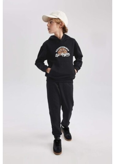 DeFacto Erkek Çocuk Baskılı Kanguru Cepli Kapüşonlu Sweatshirt B7821A8NSBK81 Siyah