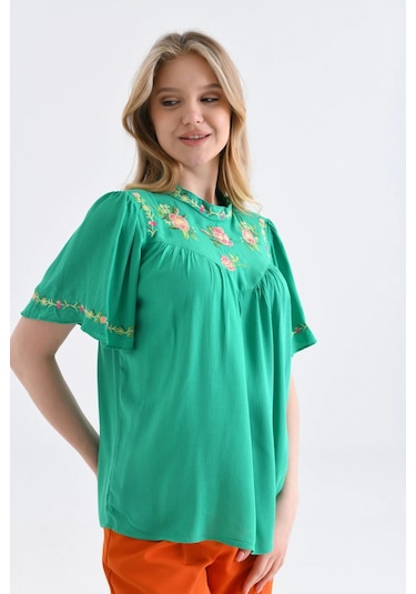 Kadın Yeşil Bisiklet Yaka Nakış Detay Mendil Kol Salaş Bluz Yeşil