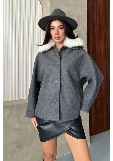 Kadın Bej Kürk Yakalı Kısa Ceket Kaşe Kumaş Oversize Geniş Kol Düğmeli Kışlık Antrasit