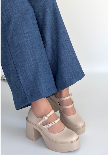 Jarlo Bej Cilt Dolgu Topuk Ayakkabı Göründüğü Gibi