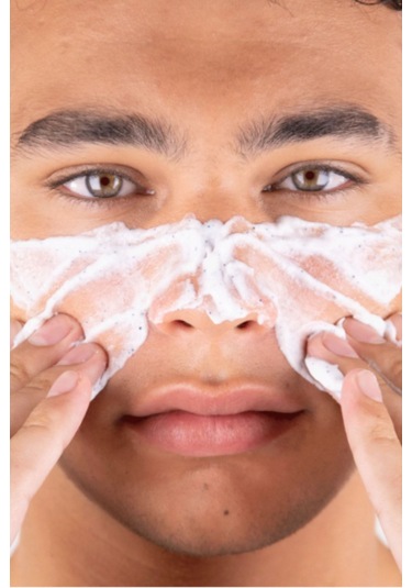 Byphasse Hassas ve Kuru Ciltler için Temizleyici ve Yenileyici Yüz Peeling 150 ML