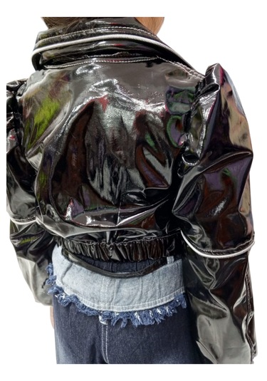 Kız Çocuk Fermuar Detaylı Siyah Parlak Deri Görünümlü Ceket & Uzun Kollu Baskılı Bluz İkili Takım Siyah Kız Çocuk Fermuar Detaylı Siyah Parlak Deri Görünümlü Ceket & Uzun Kollu Baskılı Bluz İkili Takım Siyah