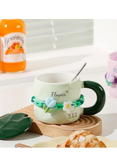 Tatlı Çiçekli Kahve Fincanı 380 Ml Kapaklı Ve Kaşıklı Seramik Kupa Yeşil