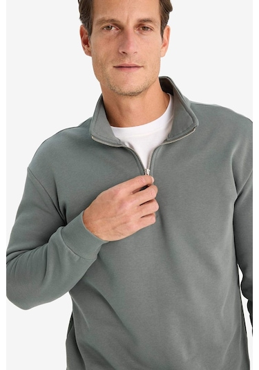 DeFacto Comfort Regular Fit Rahat Kalıp Fermuarlı Dik Yaka Basic Düz Sweatshirt X7405AZ24AUGN1269 DeFacto Comfort Regular Fit Rahat Kalıp Fermuarlı Dik Yaka Basic Düz Sweatshirt X7405AZ24AUGN1269