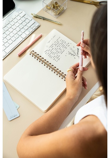 A5 Spiralli Sert Kapak Keten Düz Çizgisiz Tarihsiz Not Defteri Mercan Mercan