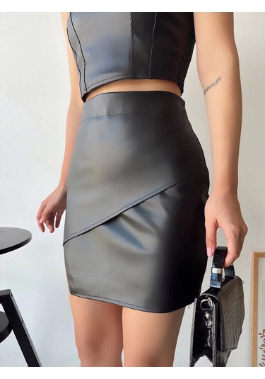 Kapaklı Asimetrik Model Deri Etek Siyah S240106 Siyah