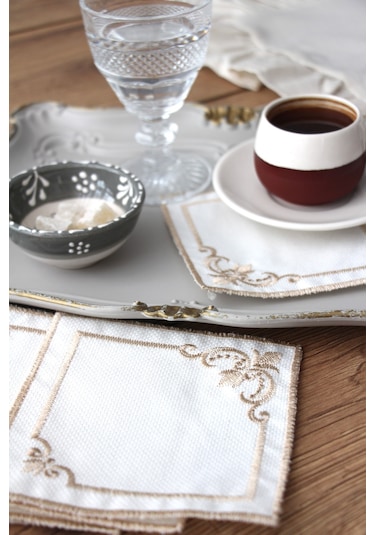 Köşeli 6'lı Kokteyl Kahve Sunum Peçetesi Nakış İşlemeli Gardenya Sunumluk Bronz