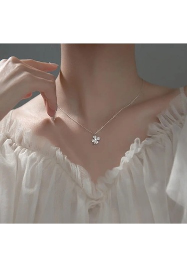 925ayar Gümüş Zirkon Taşlarla Süslü Dört Yapraklı Yonca Şans Kolye