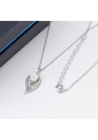 Nagiss Sedef Çiçekli Yaprak Model Zirkon Taşlı 925 Ayar Gümüş Kadın Kolye