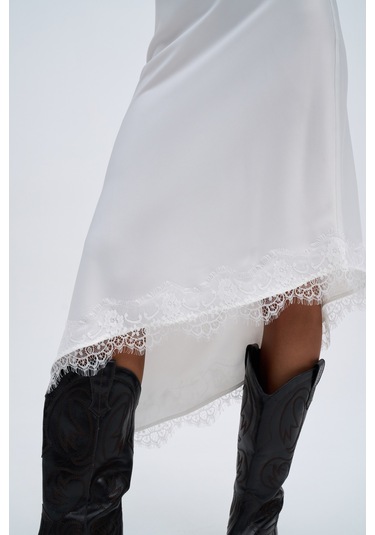 Lina Dantel Detay Beyaz Saten Etek Beyaz