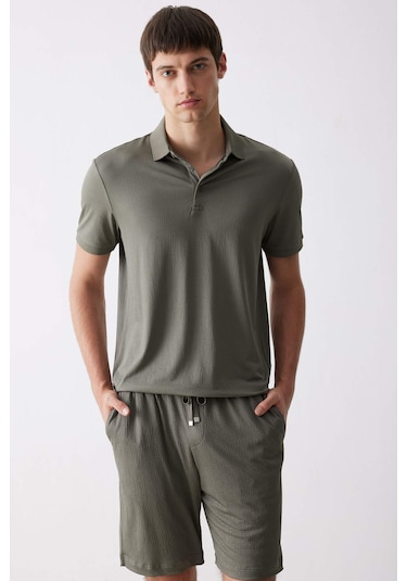 DeFacto Slim Fit Dar Kesim Polo Yaka Dokulu Kısa Kollu Krinkıl Tişört E1222AX25SMKH401