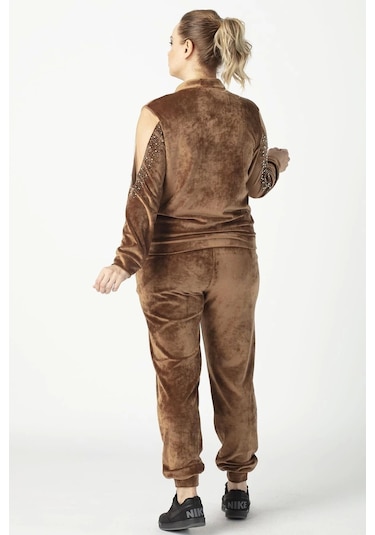 1950 Kolları Taşlı Tam Kalıp Tarz Kadife Büyük Beden Eşofman Takımı Taba Taba