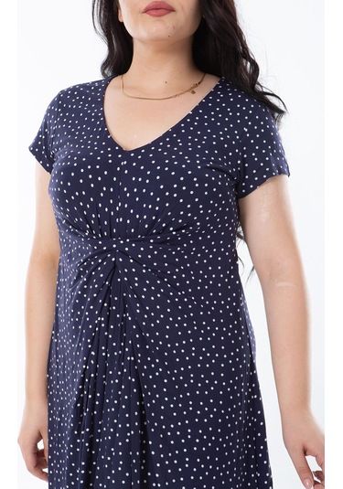 Kadın Büyük Beden Lacivert Puan Desenli Bel Büzgülü V Yakalı Elbise 65n38210-lacivert Lacivert