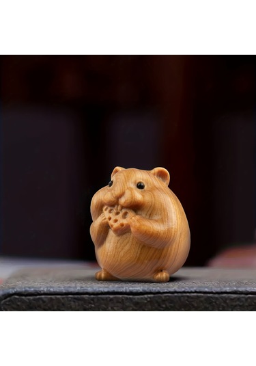 Büyüleyici Şimşir Oyulmuş Hamster Heykeli
