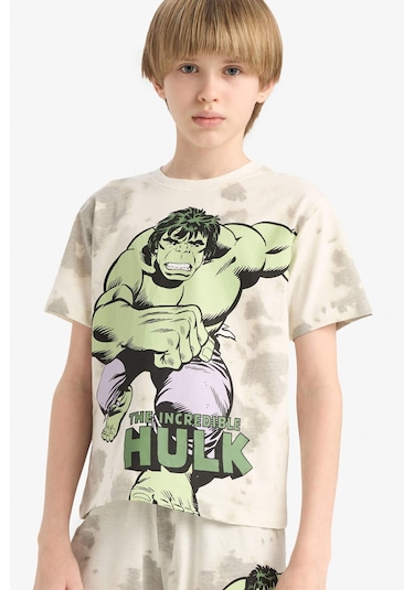 DeFacto Erkek Çocuk Marvel Comics Pijama Takımı Kısa Kollu Üst Beli Lastikli Şort E0344A825SMER188 DeFacto Erkek Çocuk Marvel Comics Pijama Takımı Kısa Kollu Üst Beli Lastikli Şort E0344A825SMER188