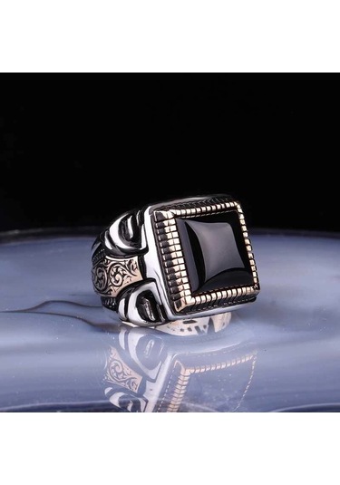 Supertrend Gümüş Kare Onix Taşlı Erkek Yüzük Gümüş