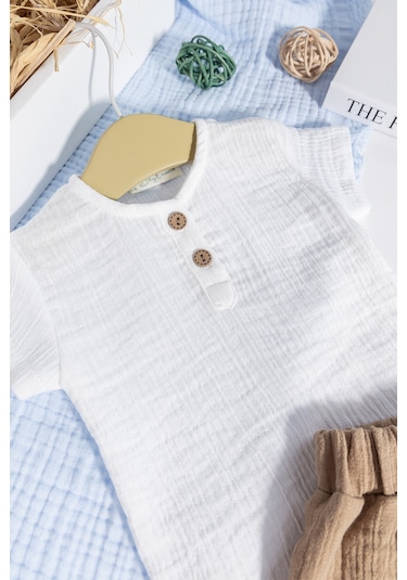 Pamuklu Müslin Düğmeli Alt Üst Şortlu Yazlık Erkek Bebek Takımı Bej