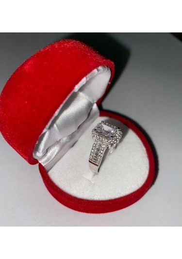 Baget Taşlı Fantezi Altın Yüzük