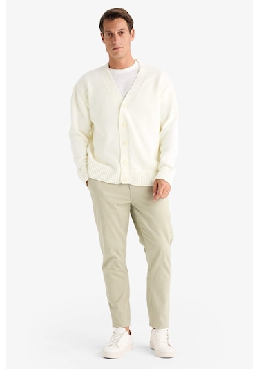 DeFacto Relax Fit V Yaka Düğmeli Triko Hırka E5343AX24WNER100