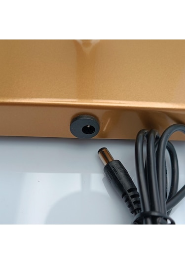 Konik Şapka Metal Gold Gövde Şarjlı Masa Lambası