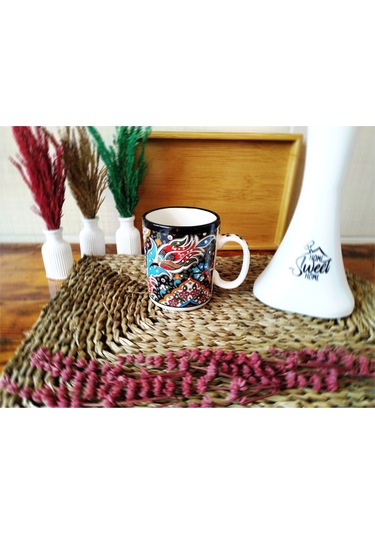 El Yapımı Seramik Kupa Organik Boya Lale Figürü Siyah