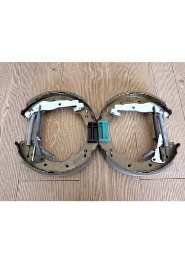 Bmw E30 Arka Fren Balatası Ve Cırcır Set Ful Jurid