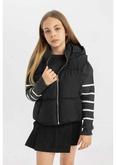 DeFacto Kız Çocuk Su İtici Kapüşonlu Fermuarlı Cepli Şişme Yelek C4971A824AUBK27 DeFacto Kız Çocuk Su İtici Kapüşonlu Fermuarlı Cepli Şişme Yelek C4971A824AUBK27