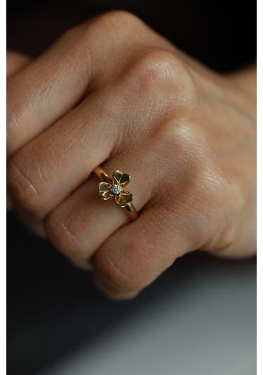14 Ayar Altın Ortası Taşlı Yapraklı Yonca Yüzük Yzk34656