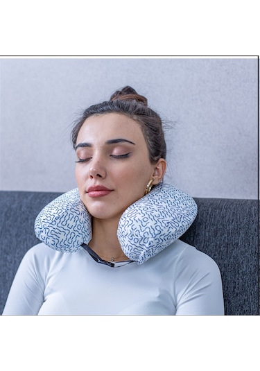 SimpleThePillow Visco Seyahat Yastığı Araba Uçak Otobüs Taşıt İçi Yolculuk Yastığı Ortopedik Yastık Açık Mavi 31*27*10