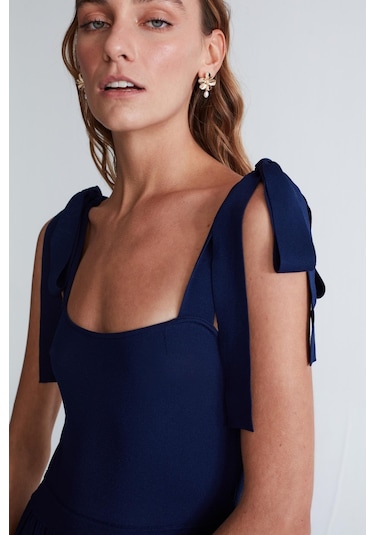 Styleboom X Peraluna Kelly Dress Askılı Bağlama Detaylı Rahat Kesim Midi Boy Yazlık Kadın Triko Elbise Lacivert