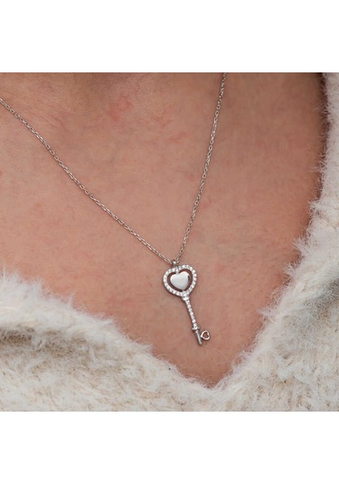 Gümüş Kalpli Anahtar Kadın Kolye Karışık Renk