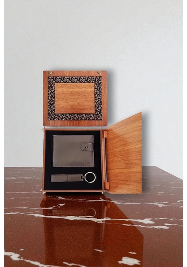 Cüzdan Ve Mat Siyah Anahtarlık Hediye Kutusu