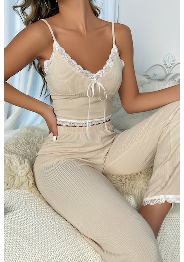 Merry See Askılı Dantel İşlemeli Şık Pijama Takımı Krem