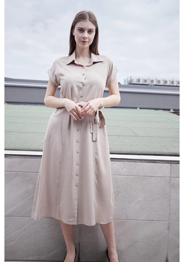 %100 Iyocell Akıcı Şık Kumaş Yakalı Düşük Omuzlu Duble Kollu Bağcıklı Midi Boy Diz Altı Elbise-taş Taş %100 Iyocell Akıcı Şık Kumaş Yakalı Düşük Omuzlu Duble Kollu Bağcıklı Midi Boy Diz Altı Elbise-taş Taş