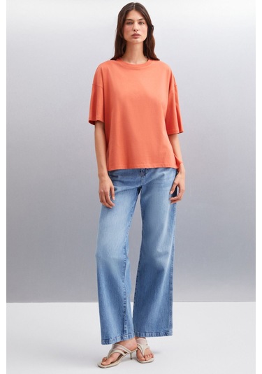 GRIMELANGE Jemmy Kadın %100 Organik Pamuk Relaxed Fit Yırtmaçlı Yuvarlak Yakalı Kiremit Rengi T-shirt Kiremit Rengi Kiremit