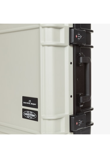 Eastpak X Basquiat R Case Spinner 55cm Unisex Beyaz Valiz Ek0a5bje4y51 Beyaz