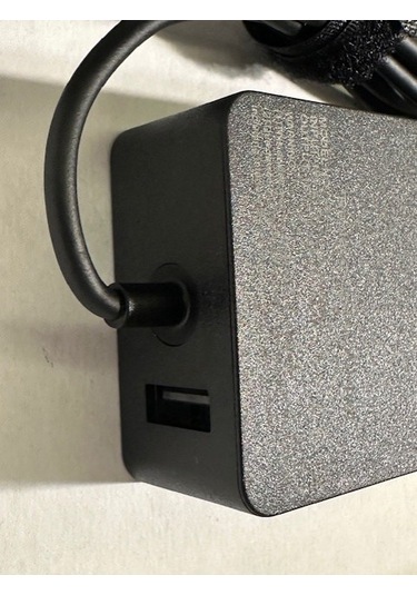 15 Volt 2.58 Amper Microsoft Uyumlu Surface Pro7 Adaptör