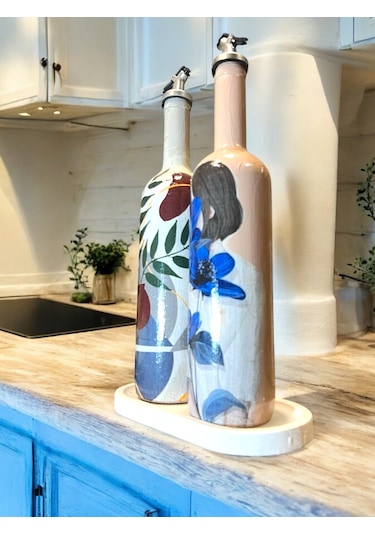 El Yapımı Mavi Çiçekli Kız Desenli Sunum Stantlı 75 Ml Zeytinyağı Sıvıyağ Şişesi Yağdanlık 2 Li Set Mavi