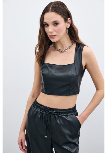Kare Yaka Deri Crop - Siyah-135667 Siyah