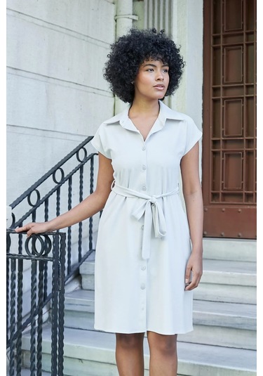 Kadın İpeksi Modal Kumaş Yakalı Düşük Omuzlu Diz Altı Kuşaklı Düğmeli Elbise-taş Taş
