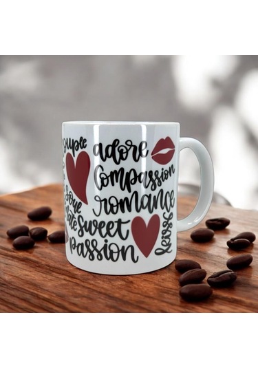 Aşk Dolu Renkli Kalp Ve Öpücük Baskılı Kupa - Romantik Ve Özel Tasarım Beyaz
