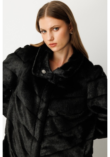 Ekol Kadın Büyük Beden Metal Aksesuarlı Peluş Kaban 6305 Siyah Siyah