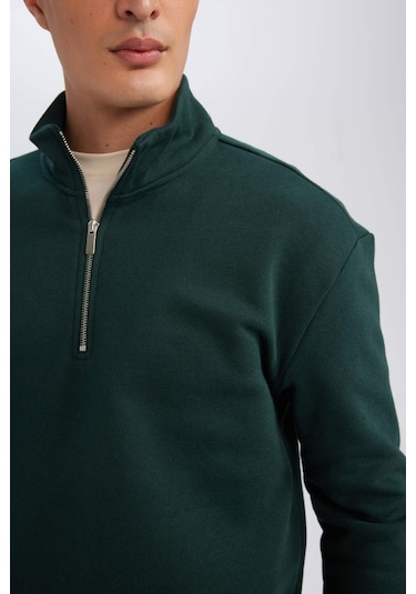 DeFacto Comfort Regular Fit Rahat Kalıp Fermuarlı Dik Yaka Basic Düz Sweatshirt X7405AZ24AUGN852 DeFacto Comfort Regular Fit Rahat Kalıp Fermuarlı Dik Yaka Basic Düz Sweatshirt X7405AZ24AUGN852