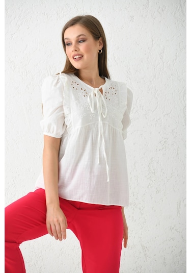 Kadın Bisiklet Yaka Balon Kol Nakış Detylı Volanlı Dokuma Yazlık Bluz Ekru